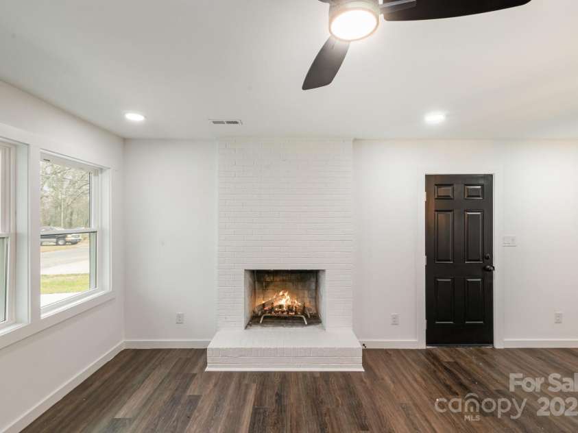 209 Palmer Street, Shelby, NC 28150.  MLS# CAR4226595, YatesRealty ID 14905. 