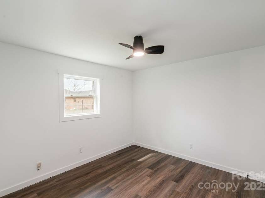 209 Palmer Street, Shelby, NC 28150.  MLS# CAR4226595, YatesRealty ID 14905. 