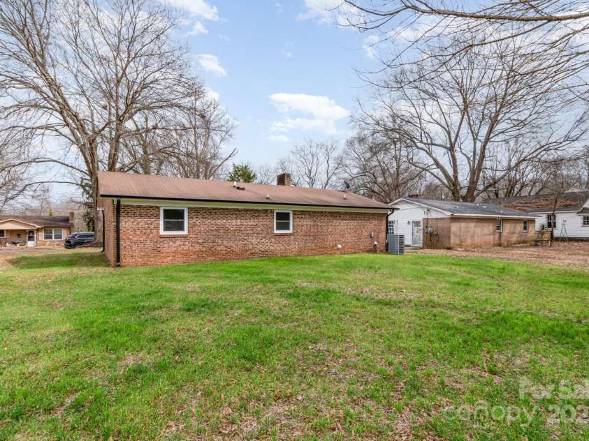 209 Palmer Street, Shelby, NC 28150.  MLS# CAR4226595, YatesRealty ID 14905. 