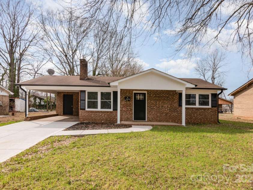 209 Palmer Street, Shelby, NC 28150.  MLS# CAR4226595, YatesRealty ID 14905. 