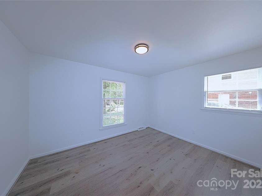 6124 Coach Hill Lane, Charlotte, NC 28212.  MLS# CAR4256070, YatesRealty ID 14906. 