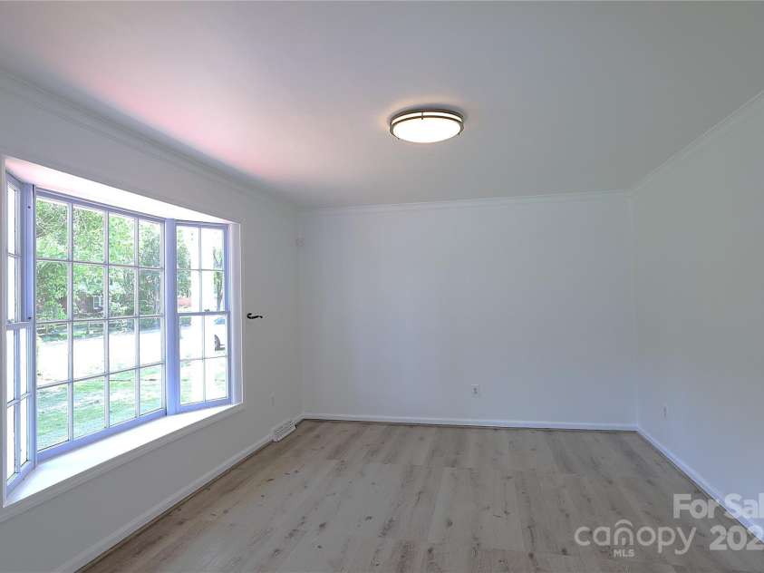 6124 Coach Hill Lane, Charlotte, NC 28212.  MLS# CAR4256070, YatesRealty ID 14906. 