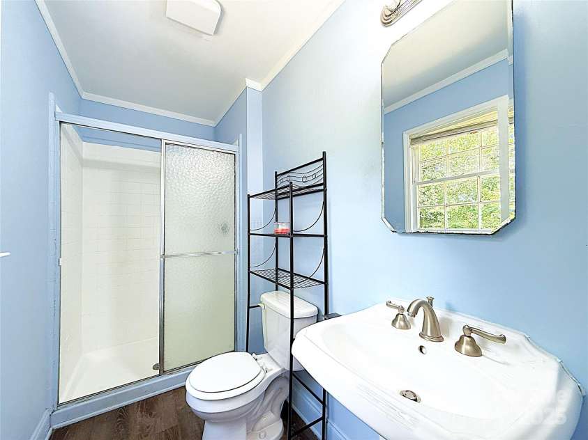 6124 Coach Hill Lane, Charlotte, NC 28212.  MLS# CAR4256070, YatesRealty ID 14906. 