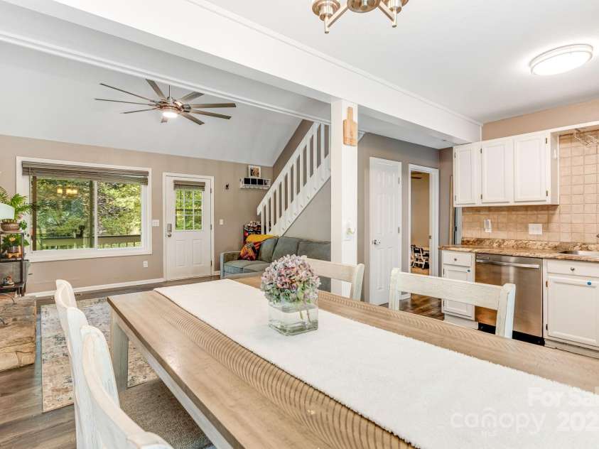 79 Susan Drive, Maggie Valley, NC 28751.  MLS# CAR4305382, YatesRealty ID 14907. 