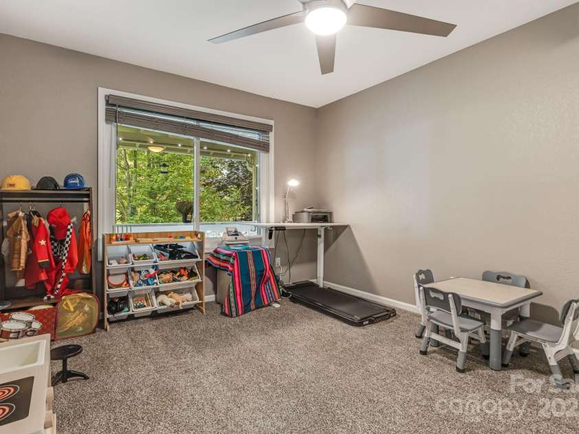 79 Susan Drive, Maggie Valley, NC 28751.  MLS# CAR4305382, YatesRealty ID 14907. 