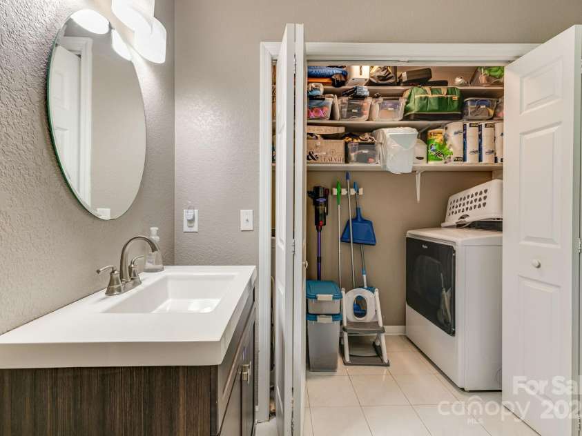 79 Susan Drive, Maggie Valley, NC 28751.  MLS# CAR4305382, YatesRealty ID 14907. 