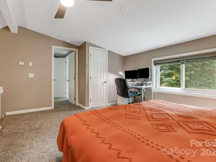 79 Susan Drive, Maggie Valley, NC 28751.  MLS# CAR4305382, YatesRealty ID 14907. 