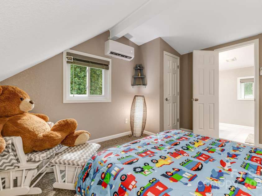 79 Susan Drive, Maggie Valley, NC 28751.  MLS# CAR4305382, YatesRealty ID 14907. 