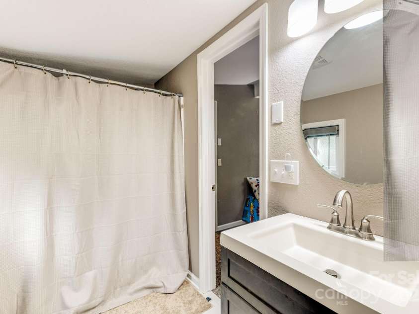 79 Susan Drive, Maggie Valley, NC 28751.  MLS# CAR4305382, YatesRealty ID 14907. 