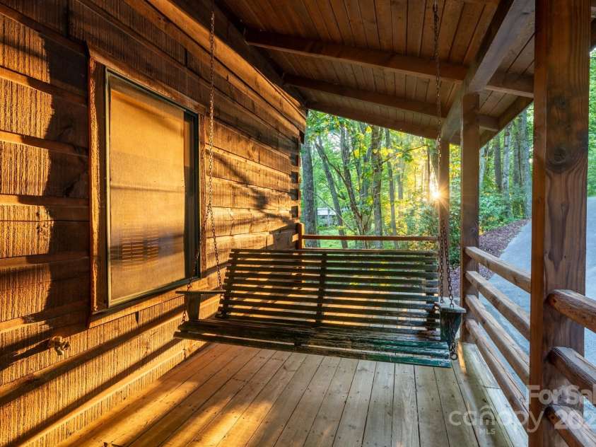 170 Mountain Laurel Lane, Blowing Rock, NC 28605.  MLS# CAR4320025, YatesRealty ID 1491. 