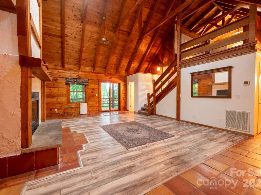 170 Mountain Laurel Lane, Blowing Rock, NC 28605.  MLS# CAR4320025, YatesRealty ID 1491. 