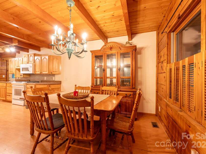 170 Mountain Laurel Lane, Blowing Rock, NC 28605.  MLS# CAR4320025, YatesRealty ID 1491. 