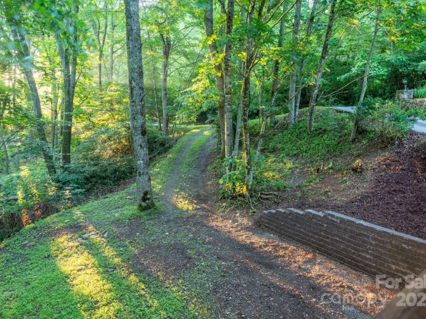 170 Mountain Laurel Lane, Blowing Rock, NC 28605.  MLS# CAR4320025, YatesRealty ID 1491. 