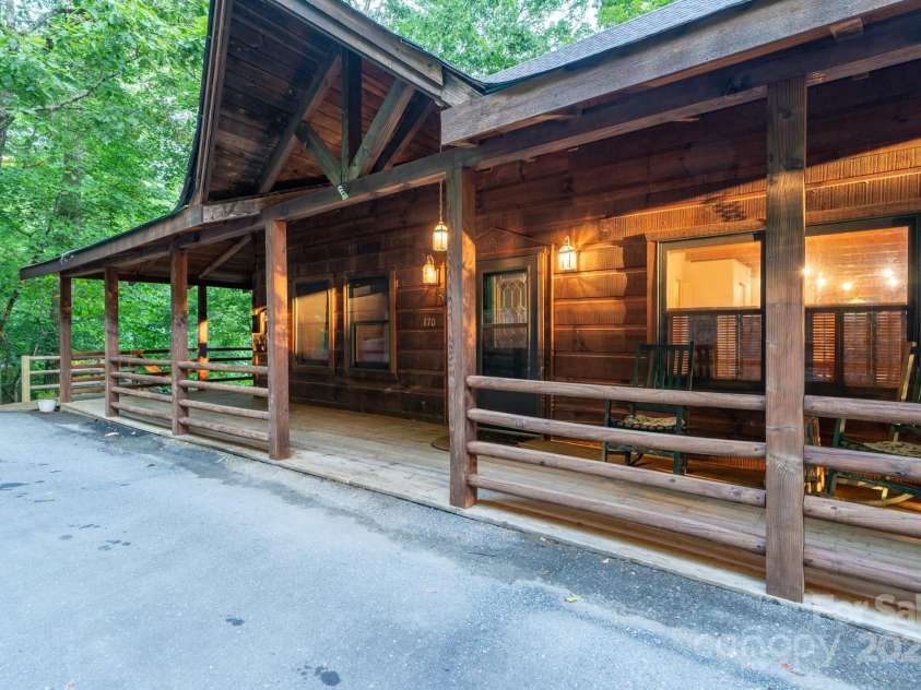 170 Mountain Laurel Lane, Blowing Rock, NC 28605.  MLS# CAR4320025, YatesRealty ID 1491. 