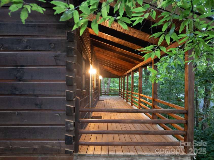 170 Mountain Laurel Lane, Blowing Rock, NC 28605.  MLS# CAR4320025, YatesRealty ID 1491. 