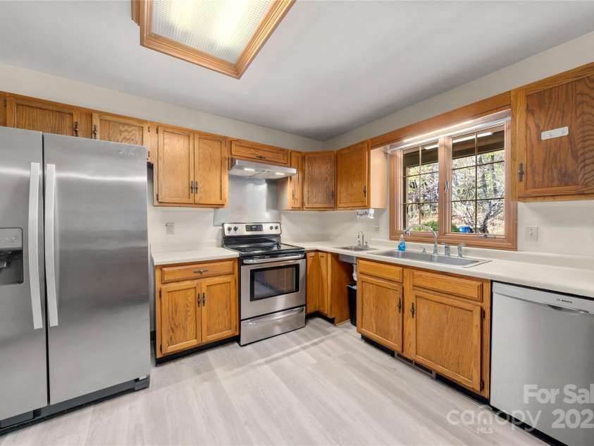 182 Louisiana Avenue, Saluda, NC 28773.  MLS# CAR4226967, YatesRealty ID 1491. 