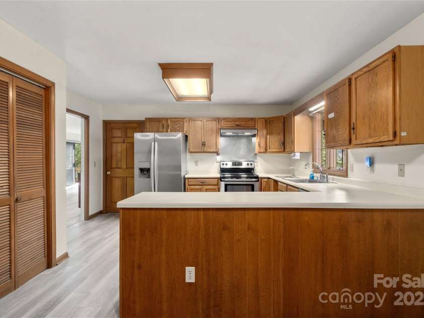 182 Louisiana Avenue, Saluda, NC 28773.  MLS# CAR4226967, YatesRealty ID 1491. 