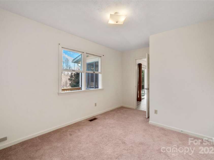 182 Louisiana Avenue, Saluda, NC 28773.  MLS# CAR4226967, YatesRealty ID 1491. 