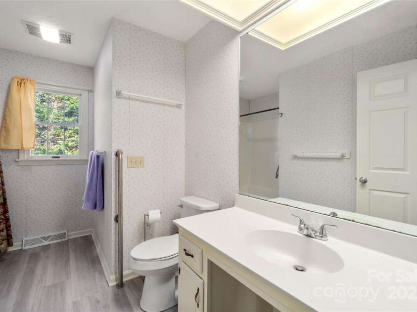 182 Louisiana Avenue, Saluda, NC 28773.  MLS# CAR4226967, YatesRealty ID 1491. 