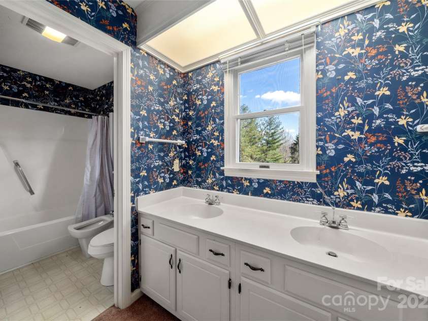 182 Louisiana Avenue, Saluda, NC 28773.  MLS# CAR4226967, YatesRealty ID 1491. 