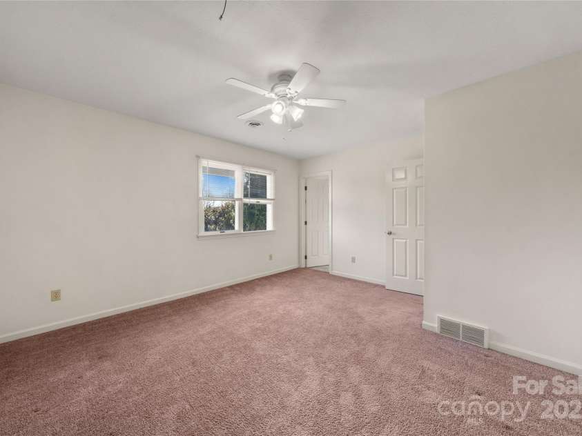 182 Louisiana Avenue, Saluda, NC 28773.  MLS# CAR4226967, YatesRealty ID 1491. 