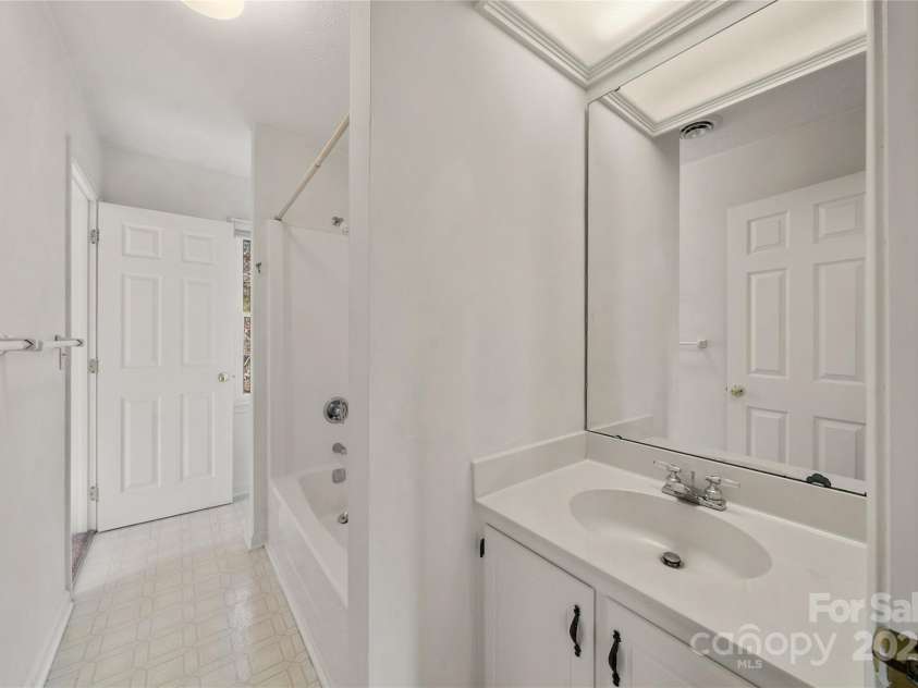 182 Louisiana Avenue, Saluda, NC 28773.  MLS# CAR4226967, YatesRealty ID 1491. 