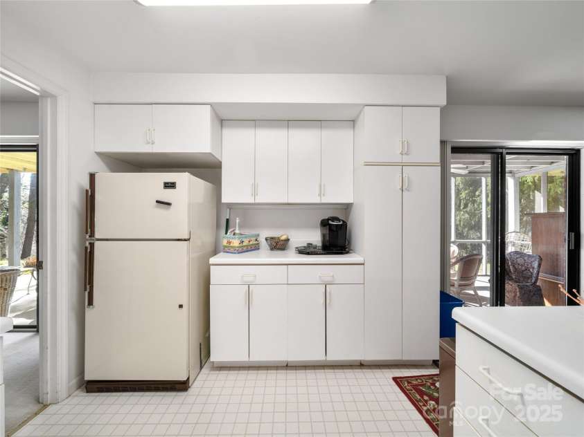 182 Louisiana Avenue, Saluda, NC 28773.  MLS# CAR4226967, YatesRealty ID 1491. 