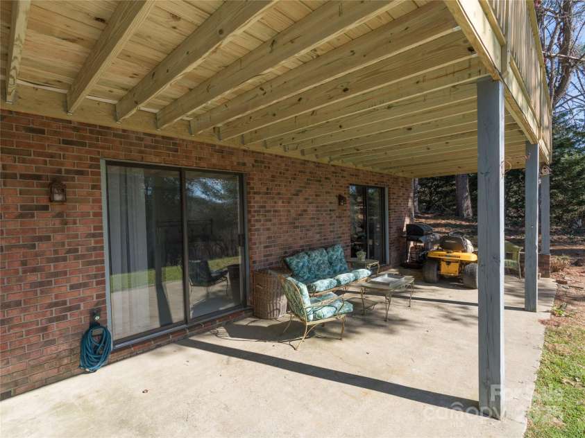 182 Louisiana Avenue, Saluda, NC 28773.  MLS# CAR4226967, YatesRealty ID 1491. 