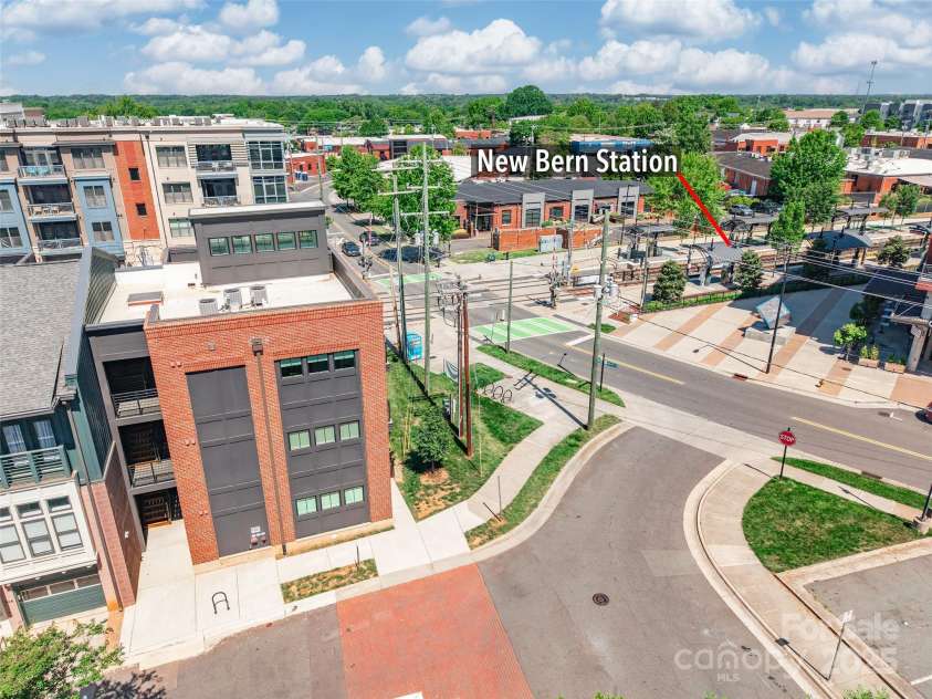 130 Rail Crossing Lane, Charlotte, NC 28209.  MLS# CAR4252780, YatesRealty ID 14911. 