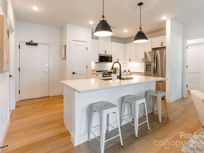 130 Rail Crossing Lane, Charlotte, NC 28209.  MLS# CAR4252780, YatesRealty ID 14911. 