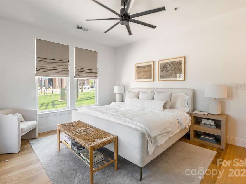 130 Rail Crossing Lane, Charlotte, NC 28209.  MLS# CAR4252780, YatesRealty ID 14911. 