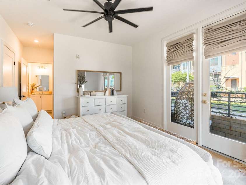 130 Rail Crossing Lane, Charlotte, NC 28209.  MLS# CAR4252780, YatesRealty ID 14911. 