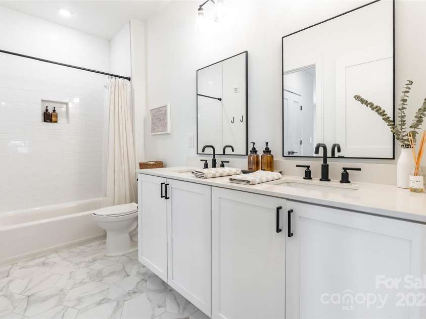 130 Rail Crossing Lane, Charlotte, NC 28209.  MLS# CAR4252780, YatesRealty ID 14911. 