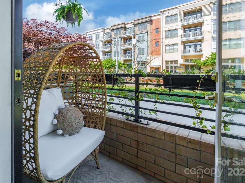 130 Rail Crossing Lane, Charlotte, NC 28209.  MLS# CAR4252780, YatesRealty ID 14911. 