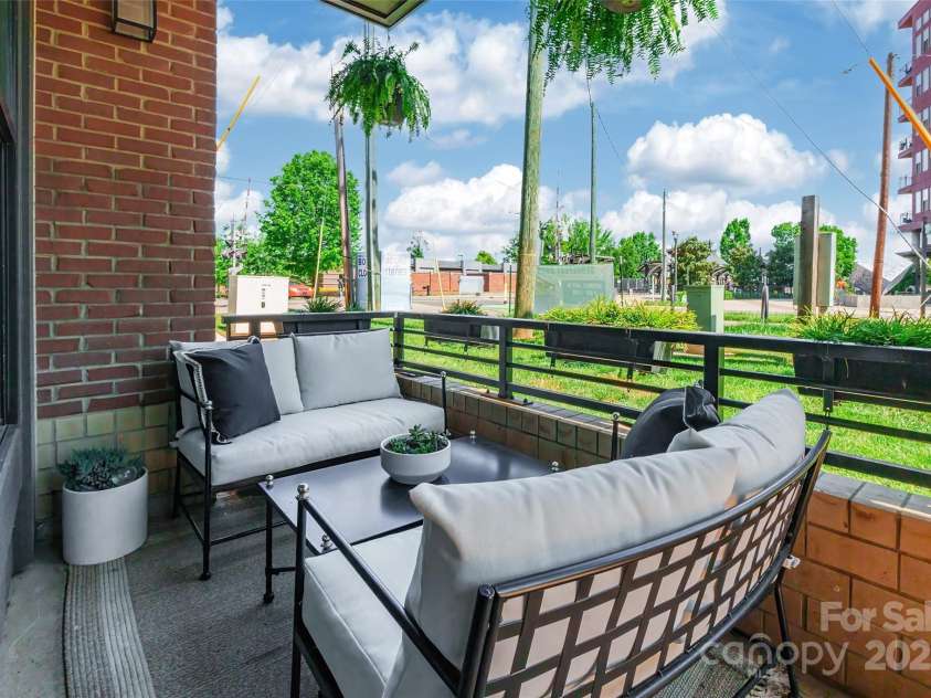 130 Rail Crossing Lane, Charlotte, NC 28209.  MLS# CAR4252780, YatesRealty ID 14911. 