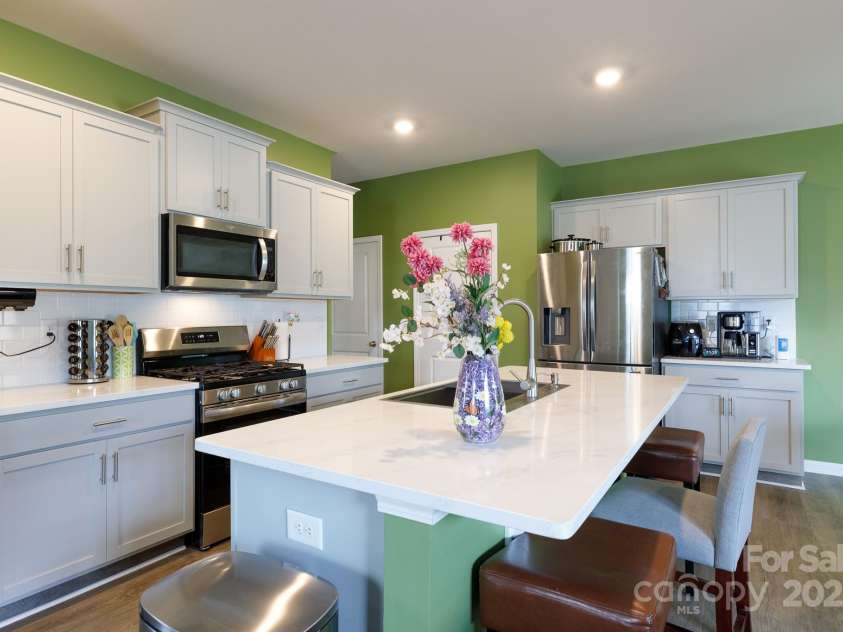 316 Gaines Road, Clover, SC 29710.  MLS# CAR4254643, YatesRealty ID 14912. Loads of cabinets