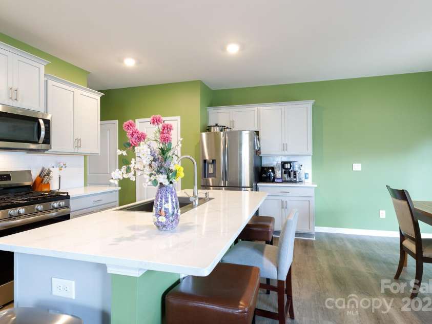 316 Gaines Road, Clover, SC 29710.  MLS# CAR4254643, YatesRealty ID 14912. New countertops