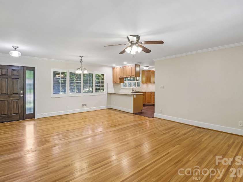 5351 Murrayhill Road, Charlotte, NC 28210.  MLS# CAR4371959, YatesRealty ID 14912. 