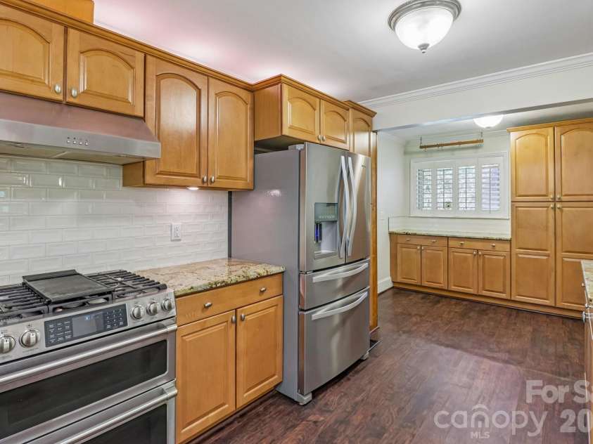 5351 Murrayhill Road, Charlotte, NC 28210.  MLS# CAR4371959, YatesRealty ID 14912. 
