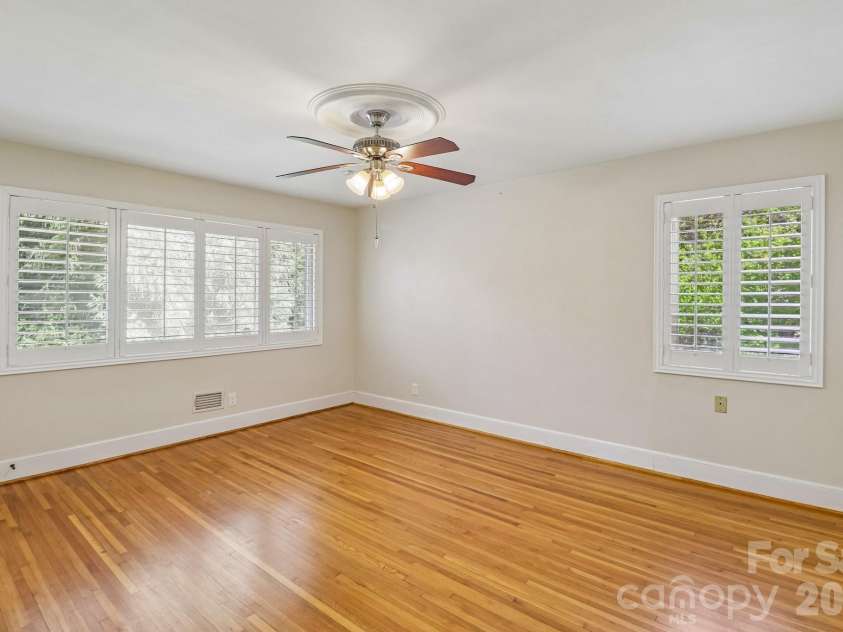 5351 Murrayhill Road, Charlotte, NC 28210.  MLS# CAR4371959, YatesRealty ID 14912. 