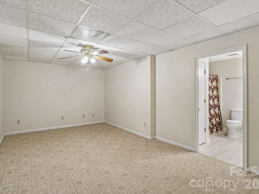 5351 Murrayhill Road, Charlotte, NC 28210.  MLS# CAR4371959, YatesRealty ID 14912. 