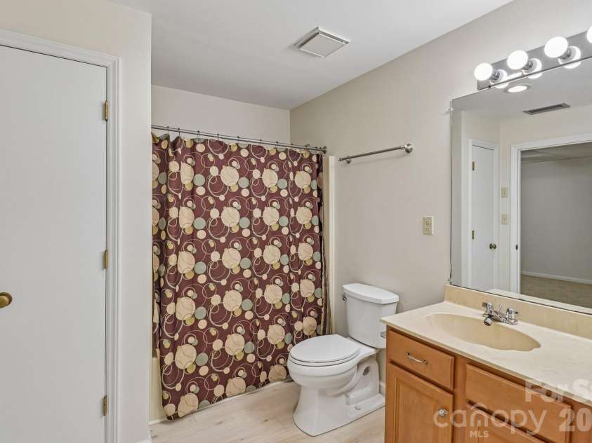 5351 Murrayhill Road, Charlotte, NC 28210.  MLS# CAR4371959, YatesRealty ID 14912. 