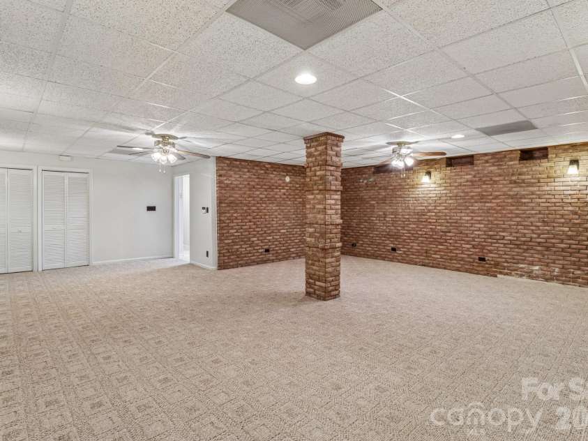 5351 Murrayhill Road, Charlotte, NC 28210.  MLS# CAR4371959, YatesRealty ID 14912. 