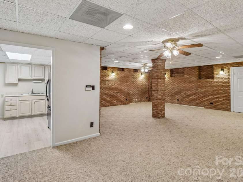 5351 Murrayhill Road, Charlotte, NC 28210.  MLS# CAR4371959, YatesRealty ID 14912. 