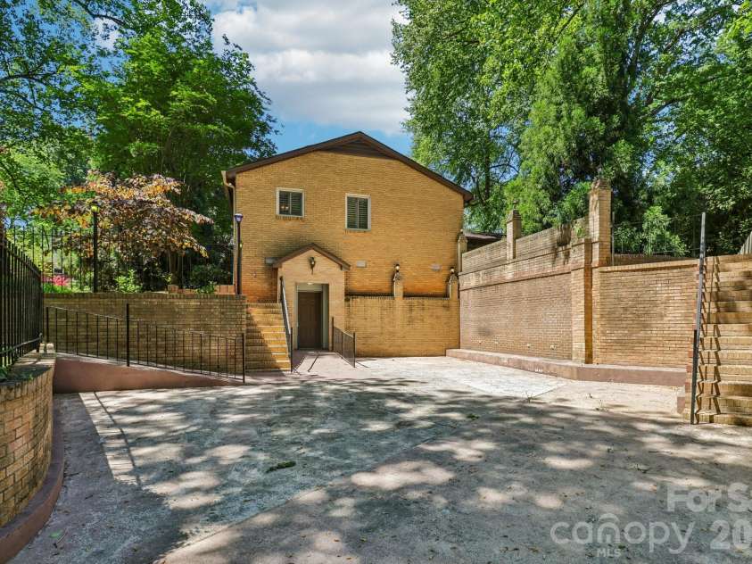 5351 Murrayhill Road, Charlotte, NC 28210.  MLS# CAR4371959, YatesRealty ID 14912. 
