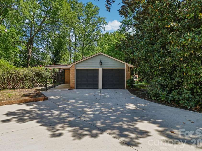 5351 Murrayhill Road, Charlotte, NC 28210.  MLS# CAR4371959, YatesRealty ID 14912. 