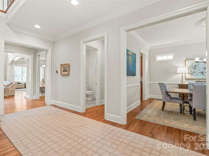 6831 Conservatory Lane, Charlotte, NC 28210.  MLS# CAR4256821, YatesRealty ID 14913. 