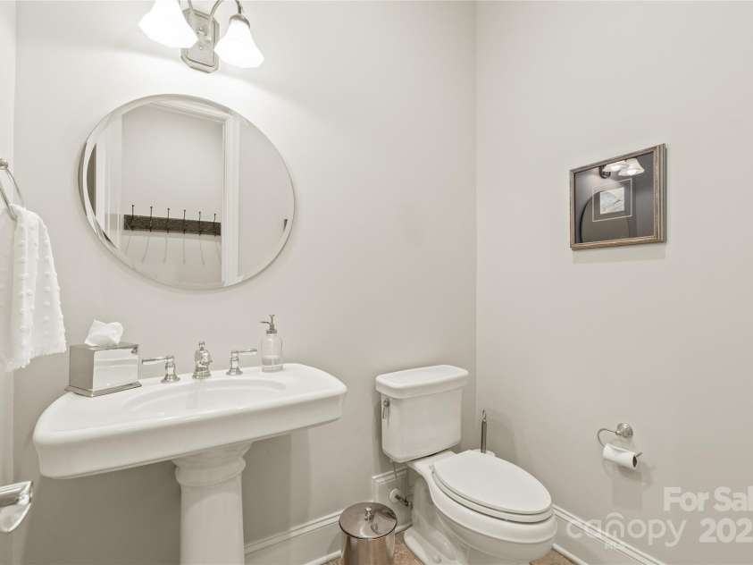 6831 Conservatory Lane, Charlotte, NC 28210.  MLS# CAR4256821, YatesRealty ID 14913. 