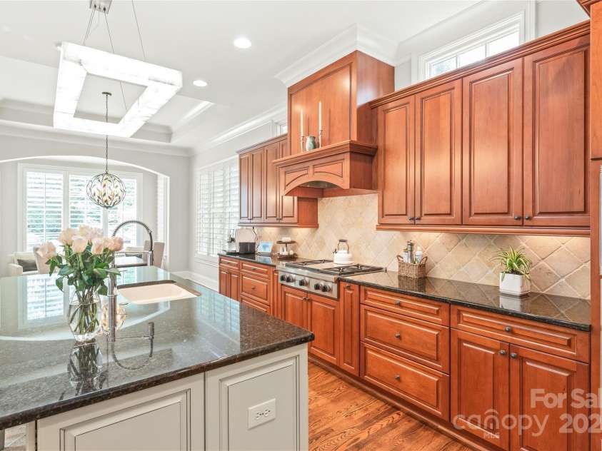 6831 Conservatory Lane, Charlotte, NC 28210.  MLS# CAR4256821, YatesRealty ID 14913. 