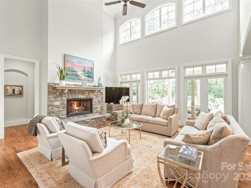 6831 Conservatory Lane, Charlotte, NC 28210.  MLS# CAR4256821, YatesRealty ID 14913. 